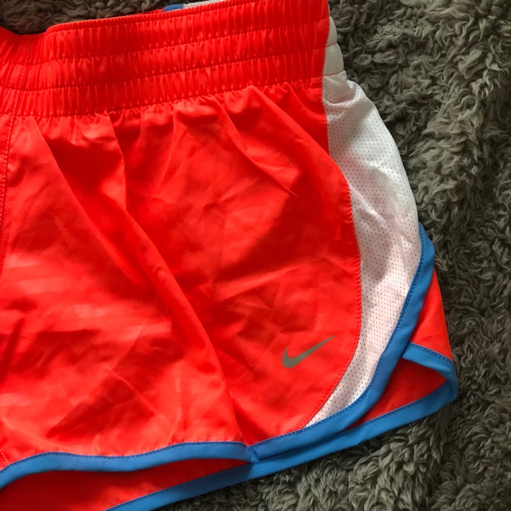 NIKE RUNNING SHORTS - Picture 4 of 4
